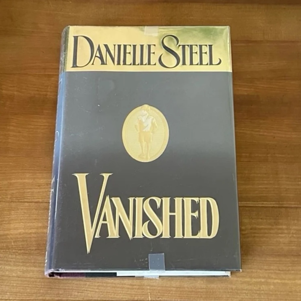 2/$10 Danielle Steel 'Vanished' Hardcover Book